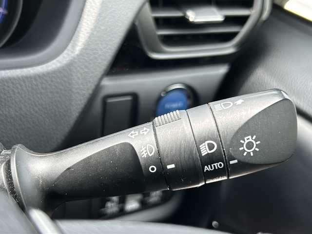 トヨタ ノア ハイブリッド Si ダブルバイビーⅡ 東京都 2020(令2)年 3.1万km ブラック ワンオーナー/Toyota Safety Sense/・PCS(プリクラッシュセーフティー)/・LDA(レーンディパーチャアラー)/・オートマチックハイビーム/・先行車発進告知機能/クルーズコントロール/クリアランスソナー/TOYOTA純正１０インチナビ/【フルセグ・Bluetooth】/フリップダウンモニター/バックカメラ/前方ドライブレコーダー/両側パワースライドドア/シートヒーター（運転席・助手席）/純正16インチアルミ/純正フロアマット/スマートキー/スペアキー/保証書/取説
