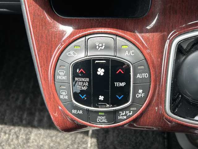 トヨタ ノア ハイブリッド Si ダブルバイビーⅡ 東京都 2020(令2)年 3.1万km ブラック ワンオーナー/Toyota Safety Sense/・PCS(プリクラッシュセーフティー)/・LDA(レーンディパーチャアラー)/・オートマチックハイビーム/・先行車発進告知機能/クルーズコントロール/クリアランスソナー/TOYOTA純正１０インチナビ/【フルセグ・Bluetooth】/フリップダウンモニター/バックカメラ/前方ドライブレコーダー/両側パワースライドドア/シートヒーター（運転席・助手席）/純正16インチアルミ/純正フロアマット/スマートキー/スペアキー/保証書/取説