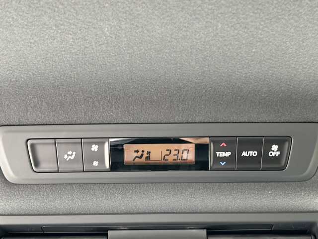 トヨタ ノア ハイブリッド Si ダブルバイビーⅡ 東京都 2020(令2)年 3.1万km ブラック ワンオーナー/Toyota Safety Sense/・PCS(プリクラッシュセーフティー)/・LDA(レーンディパーチャアラー)/・オートマチックハイビーム/・先行車発進告知機能/クルーズコントロール/クリアランスソナー/TOYOTA純正１０インチナビ/【フルセグ・Bluetooth】/フリップダウンモニター/バックカメラ/前方ドライブレコーダー/両側パワースライドドア/シートヒーター（運転席・助手席）/純正16インチアルミ/純正フロアマット/スマートキー/スペアキー/保証書/取説