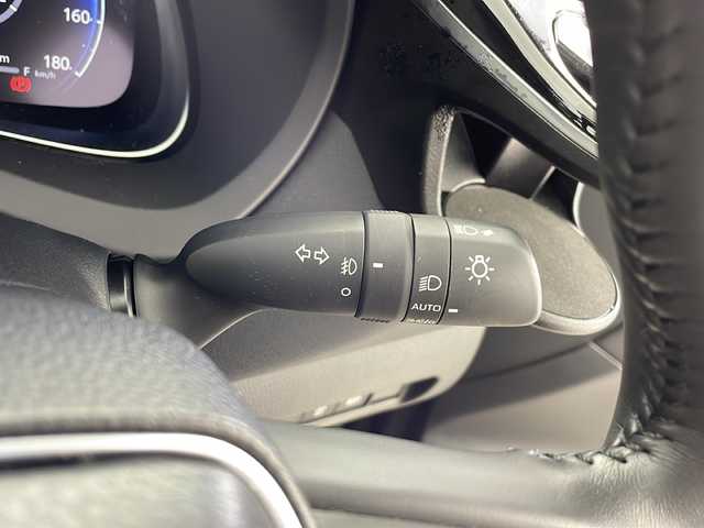トヨタ ハリアー Z レザーパッケージ 鹿児島県 2024(令6)年 0.9万km プレシャスブラックパール 登録時走行距離：8240km/ワンオーナー/純正ディスプレイオーディオ/ (フルセグTV/BT/USB/HDMI/AM/FM)/バックカメラ/プッシュスタート/デジタルインナーミラー/ビルトインETC/クルーズコントロール/ステアリングヒーター/ステアリングスイッチ/レザーシート/パワーシート/ (D席/N席）/シートヒーター/ (D席/N席）/シートベンチレーション/ (D席/N席）/メモリーシート/電動リアゲート/電動チルト/純正フロアマット/電動格納ミラー/ウィンカーミラー/純正ドアバイザー/純正LEDヘッドライト/フォグランプ/横滑り防止装置/レーンキープアシスト/コーナーセンサー/オートライト/オートマチックハイビーム/スマートキー/スペアキー×1/保証書/取扱説明書