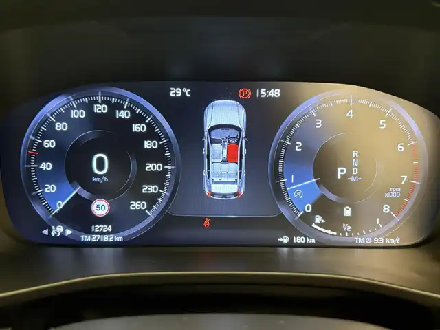 ボルボ ボルボ ＸＣ４０ B4 AWD インスクリプション 岡山県 2022(令4)年 1.3万km クリスタルホワイトP ワンオーナー/VOLVO純正SENSUSナビ/harman/kardonサウンドシステム/全方位カメラ/クリアランスソナー /Bluetooth/AppleCarPlay/AndroidAuto/ETC/置くだけ充電/ブラックレザーシート/前後シートヒーター/フロントパワーシート/右前シートメモリ/ハンズフリー機能付パワーテールゲート/アダプティブクルーズコントロール/衝突被害軽減ブレーキ/純正19インチアルミホイール/保証書/取扱説明書