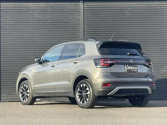 フォルクスワーゲン ＶＷ Ｔ－クロス TSI アクティブ 山梨県 2021(令3)年 1万km ライムストーングレーM ワンオーナー車/ＡＣＣ/ＬＫＡ/ＢＳＭ/パークアシスト/前後ドラレコ/純正メモリナビ/ＡｐｐｌｅＣａｒＰｌａｙ/ＡｎｄｏｒｏｉｄＡｕｔｏ/ＢＴ/ＵＳＢ/ＥＴＣ２．０/取扱説明書/保証書