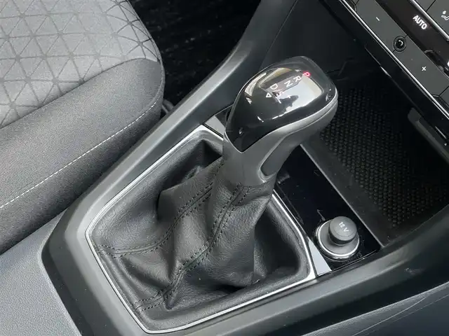 フォルクスワーゲン ＶＷ Ｔ－クロス TSI アクティブ 山梨県 2021(令3)年 1万km ライムストーングレーM ワンオーナー車/ＡＣＣ/ＬＫＡ/ＢＳＭ/パークアシスト/前後ドラレコ/純正メモリナビ/ＡｐｐｌｅＣａｒＰｌａｙ/ＡｎｄｏｒｏｉｄＡｕｔｏ/ＢＴ/ＵＳＢ/ＥＴＣ２．０/取扱説明書/保証書