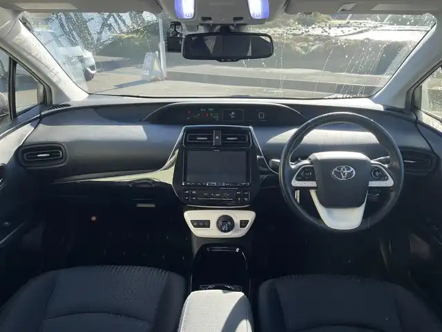 トヨタ プリウス Sセーフティプラス 富山県 2017(平29)年 6.4万km ホワイトパールクリスタルシャイン サンルーフ／/モデリスタ風フルエアロ／/ＡＬＰＩＮＥ製８インチナビ／/フルセグＴＶ／/Ｂｌｕｅｔｏｏｔｈ／/ＤＶＤ再生／/レーダークルーズコントロール／/レーンキープアシスト／/ビルトインＥＴＣ/LEDオートライト//LEDフォグライト/