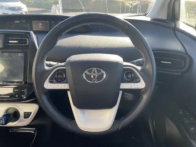 トヨタ プリウス Sセーフティプラス 富山県 2017(平29)年 6.4万km ホワイトパールクリスタルシャイン サンルーフ／/モデリスタ風フルエアロ／/ＡＬＰＩＮＥ製８インチナビ／/フルセグＴＶ／/Ｂｌｕｅｔｏｏｔｈ／/ＤＶＤ再生／/レーダークルーズコントロール／/レーンキープアシスト／/ビルトインＥＴＣ/LEDオートライト//LEDフォグライト/