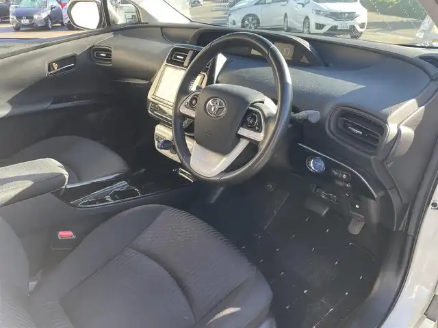 トヨタ プリウス Sセーフティプラス 富山県 2017(平29)年 6.4万km ホワイトパールクリスタルシャイン サンルーフ／/モデリスタ風フルエアロ／/ＡＬＰＩＮＥ製８インチナビ／/フルセグＴＶ／/Ｂｌｕｅｔｏｏｔｈ／/ＤＶＤ再生／/レーダークルーズコントロール／/レーンキープアシスト／/ビルトインＥＴＣ/LEDオートライト//LEDフォグライト/