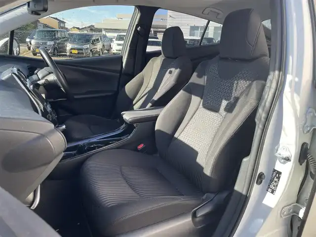 トヨタ プリウス Sセーフティプラス 富山県 2017(平29)年 6.4万km ホワイトパールクリスタルシャイン サンルーフ／/モデリスタ風フルエアロ／/ＡＬＰＩＮＥ製８インチナビ／/フルセグＴＶ／/Ｂｌｕｅｔｏｏｔｈ／/ＤＶＤ再生／/レーダークルーズコントロール／/レーンキープアシスト／/ビルトインＥＴＣ/LEDオートライト//LEDフォグライト/