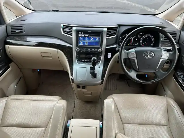 トヨタ アルファード 350G Lパッケージ 鹿児島県 2012(平24)年 14.1万km ブラック モデリスタエアロ/サンルーフ/フリップダウンモニター/純正ナビ/　　CD/DVD/BT/フルセグ/バックカメラ/両側パワースライドドア/クルーズコントロール/HIDオートライト/シートヒーター/社外19インチアルミホイール/ステアリングスイッチ/リアオートエアコン/アイドリングストップ/スマートキー/ETC