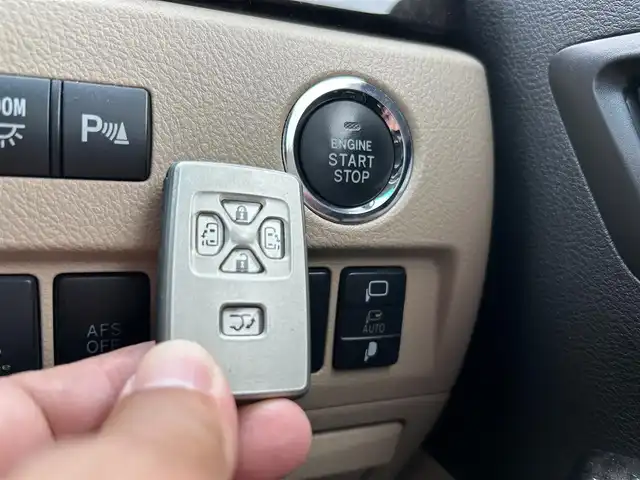 トヨタ アルファード 350G Lパッケージ 鹿児島県 2012(平24)年 14.1万km ブラック モデリスタエアロ/サンルーフ/フリップダウンモニター/純正ナビ/　　CD/DVD/BT/フルセグ/バックカメラ/両側パワースライドドア/クルーズコントロール/HIDオートライト/シートヒーター/社外19インチアルミホイール/ステアリングスイッチ/リアオートエアコン/アイドリングストップ/スマートキー/ETC