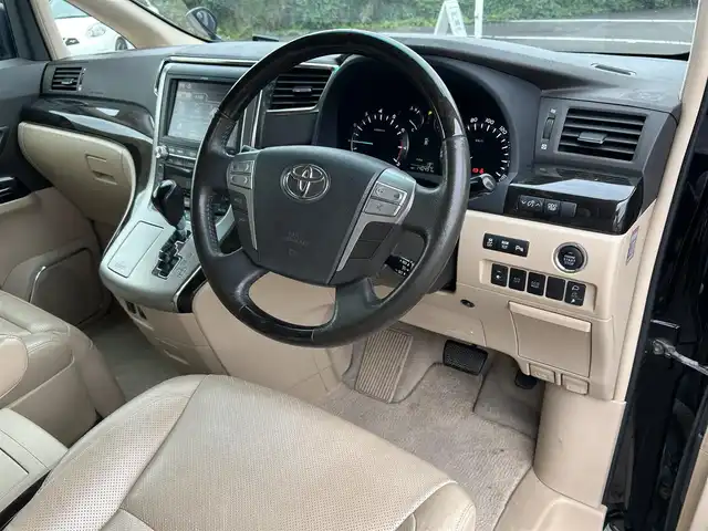 トヨタ アルファード 350G Lパッケージ 鹿児島県 2012(平24)年 14.1万km ブラック モデリスタエアロ/サンルーフ/フリップダウンモニター/純正ナビ/　　CD/DVD/BT/フルセグ/バックカメラ/両側パワースライドドア/クルーズコントロール/HIDオートライト/シートヒーター/社外19インチアルミホイール/ステアリングスイッチ/リアオートエアコン/アイドリングストップ/スマートキー/ETC