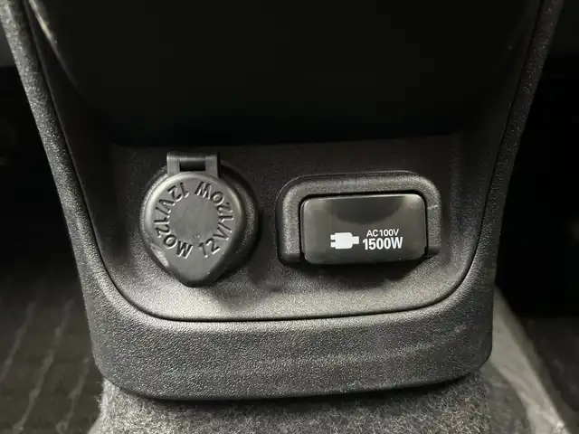 トヨタ シエンタ ハイブリッド Z 三重県 2022(令4)年 1.7万km ベージュ /禁煙車//純正ナビ//両側パワースライドドア//パノラミックビューモニター//ブラインドスポットモニター//トヨタセーフティセンス//プリクラッシュセーフティ//オートマチックハイビーム//レーダークルーズコントロール//レーントレーシングアシスト//ビルトインETC//AC100V//LEDヘッドライト