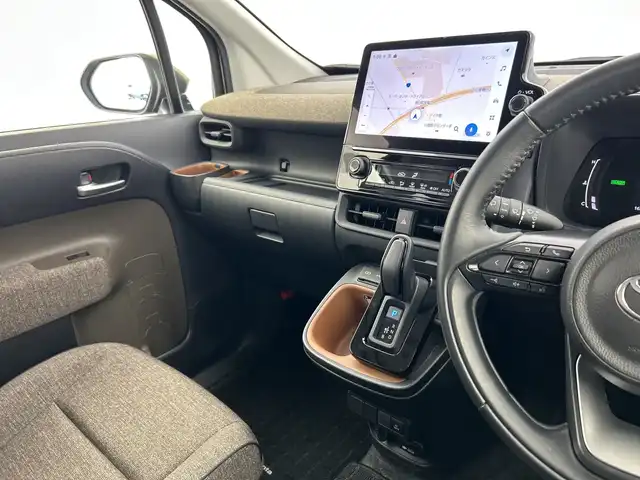 トヨタ シエンタ ハイブリッド Z 三重県 2022(令4)年 1.7万km ベージュ /禁煙車//純正ナビ//両側パワースライドドア//パノラミックビューモニター//ブラインドスポットモニター//トヨタセーフティセンス//プリクラッシュセーフティ//オートマチックハイビーム//レーダークルーズコントロール//レーントレーシングアシスト//ビルトインETC//AC100V//LEDヘッドライト