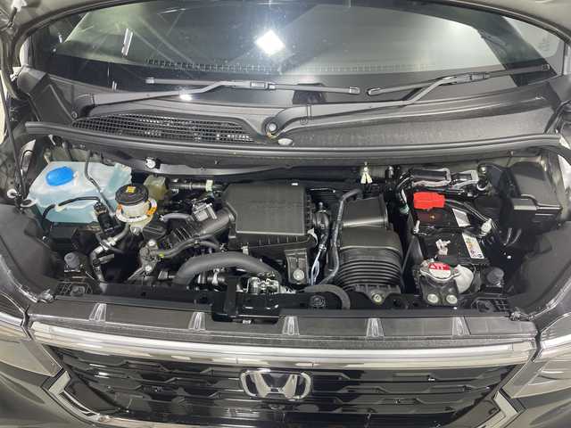 ホンダ Ｎ ＢＯＸ カスタム ターボ 神奈川県 2025(令7)年 0.1千km クリスタルブラックパール 届出済未使用車/ホンダセンシング/両側パワースライドドア/クルーズコントロール/バックカメラ/スペアキー1本/ハーフレザーシート/シートヒーター/コーナーセンサー/純正15インチアルミホイール/スマートキー/カーテンエアバッグ/レーンキープアシスト/LEDヘッドライト/オートライト/横滑り防止装置/盗難防止装置/衝突被害軽減システム