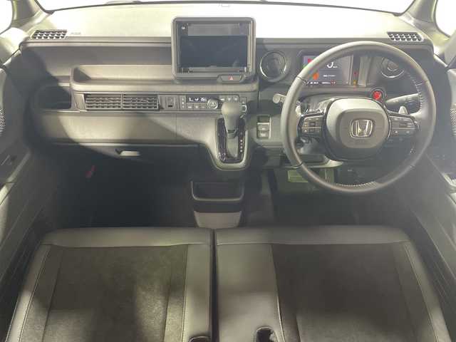 ホンダ Ｎ ＢＯＸ カスタム ターボ 神奈川県 2025(令7)年 0.1千km クリスタルブラックパール 届出済未使用車/ホンダセンシング/両側パワースライドドア/クルーズコントロール/バックカメラ/スペアキー1本/ハーフレザーシート/シートヒーター/コーナーセンサー/純正15インチアルミホイール/スマートキー/カーテンエアバッグ/レーンキープアシスト/LEDヘッドライト/オートライト/横滑り防止装置/盗難防止装置/衝突被害軽減システム