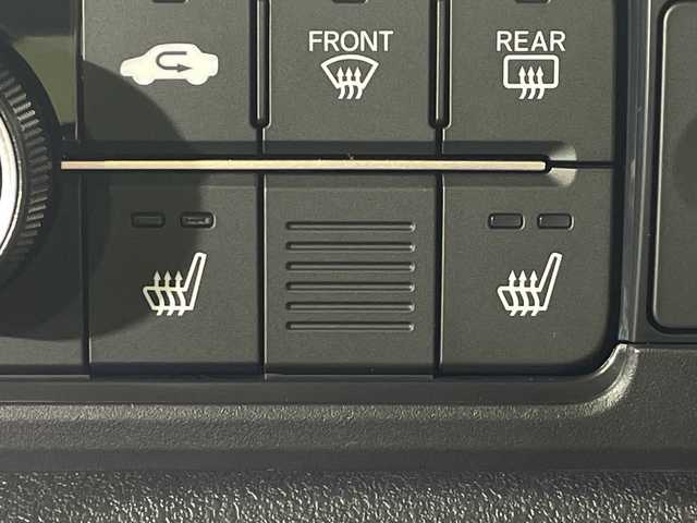 ホンダ Ｎ ＢＯＸ カスタム ターボ 神奈川県 2025(令7)年 0.1千km クリスタルブラックパール 届出済未使用車/ホンダセンシング/両側パワースライドドア/クルーズコントロール/バックカメラ/スペアキー1本/ハーフレザーシート/シートヒーター/コーナーセンサー/純正15インチアルミホイール/スマートキー/カーテンエアバッグ/レーンキープアシスト/LEDヘッドライト/オートライト/横滑り防止装置/盗難防止装置/衝突被害軽減システム