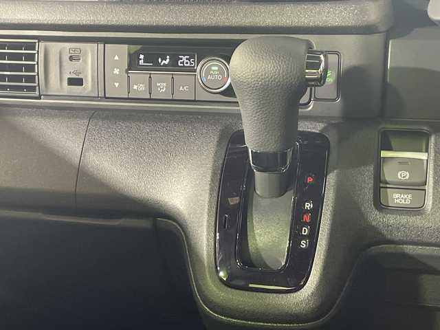 ホンダ Ｎ ＢＯＸ カスタム ターボ 神奈川県 2025(令7)年 0.1千km クリスタルブラックパール 届出済未使用車/ホンダセンシング/両側パワースライドドア/クルーズコントロール/バックカメラ/スペアキー1本/ハーフレザーシート/シートヒーター/コーナーセンサー/純正15インチアルミホイール/スマートキー/カーテンエアバッグ/レーンキープアシスト/LEDヘッドライト/オートライト/横滑り防止装置/盗難防止装置/衝突被害軽減システム