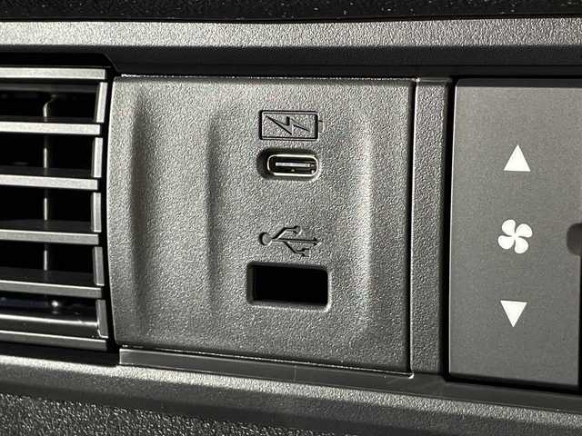 ホンダ Ｎ ＢＯＸ カスタム ターボ 神奈川県 2025(令7)年 0.1千km クリスタルブラックパール 届出済未使用車/ホンダセンシング/両側パワースライドドア/クルーズコントロール/バックカメラ/スペアキー1本/ハーフレザーシート/シートヒーター/コーナーセンサー/純正15インチアルミホイール/スマートキー/カーテンエアバッグ/レーンキープアシスト/LEDヘッドライト/オートライト/横滑り防止装置/盗難防止装置/衝突被害軽減システム