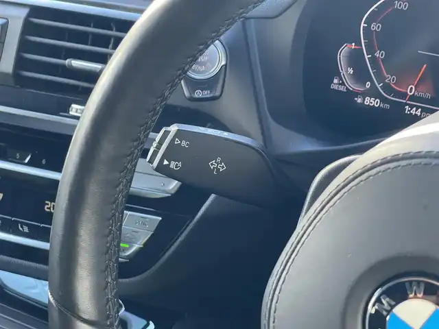 ＢＭＷ Ｘ４ xDrive 20d 山梨県 2020(令2)年 4.9万km 白 ワンオーナー　/パノラマSR　/黒革　/ウッドトリム　/純正ナビ　/フルセグ　/全方位　/前後PDC/Pアシスト/BT　/パワーシート　/シートH/ETC/ACC　/Aライト　/Aハイビーム　/フットオープナー　/Cセンサー　/LKA/ブラインドスポット/ユピテルドラレコ/スペアキー