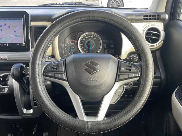 スズキ クロスビー HYBRID MZ 愛知県 2023(令5)年 2.3万km 黒Ⅱ ワンオーナー/純正メモリナビ/【フルセグ・DVD再生可・CD・Bluetooth】/バックカメラ/ビルトインETC/スズキ　セーフティ　サポート/【デュアルカメラブレーキサポート・誤発進抑制機能・車線逸脱警報・車線維持支援機能・ふらつき警報・先行車発進お知らせ機能】/前後ドライブレコーダー/前席シートヒーター/横滑り防止機能/アイドリングストップ/プッシュスタート/スマートキー/スペアキーあり/電動格納ミラー/ウィンカーミラー/純正フロアマット/ドアバイザー/新車保証書/取扱説明書