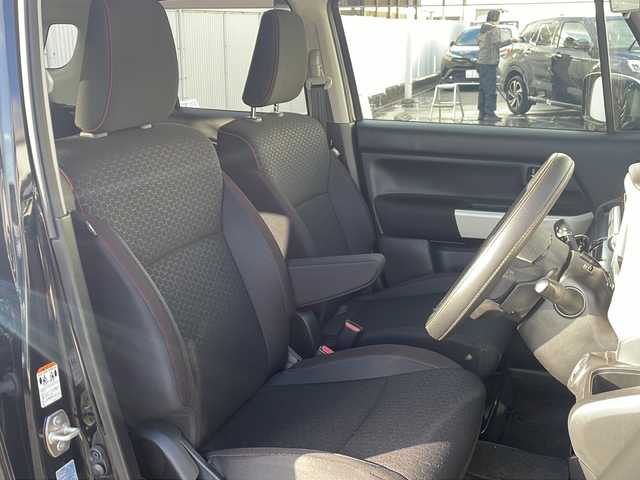 スズキ クロスビー HYBRID MZ 愛知県 2023(令5)年 2.3万km 黒Ⅱ ワンオーナー/純正メモリナビ/【フルセグ・DVD再生可・CD・Bluetooth】/バックカメラ/ビルトインETC/スズキ　セーフティ　サポート/【デュアルカメラブレーキサポート・誤発進抑制機能・車線逸脱警報・車線維持支援機能・ふらつき警報・先行車発進お知らせ機能】/前後ドライブレコーダー/前席シートヒーター/横滑り防止機能/アイドリングストップ/プッシュスタート/スマートキー/スペアキーあり/電動格納ミラー/ウィンカーミラー/純正フロアマット/ドアバイザー/新車保証書/取扱説明書