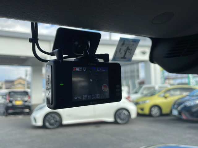 スズキ クロスビー HYBRID MZ 愛知県 2023(令5)年 2.3万km 黒Ⅱ ワンオーナー/純正メモリナビ/【フルセグ・DVD再生可・CD・Bluetooth】/バックカメラ/ビルトインETC/スズキ　セーフティ　サポート/【デュアルカメラブレーキサポート・誤発進抑制機能・車線逸脱警報・車線維持支援機能・ふらつき警報・先行車発進お知らせ機能】/前後ドライブレコーダー/前席シートヒーター/横滑り防止機能/アイドリングストップ/プッシュスタート/スマートキー/スペアキーあり/電動格納ミラー/ウィンカーミラー/純正フロアマット/ドアバイザー/新車保証書/取扱説明書