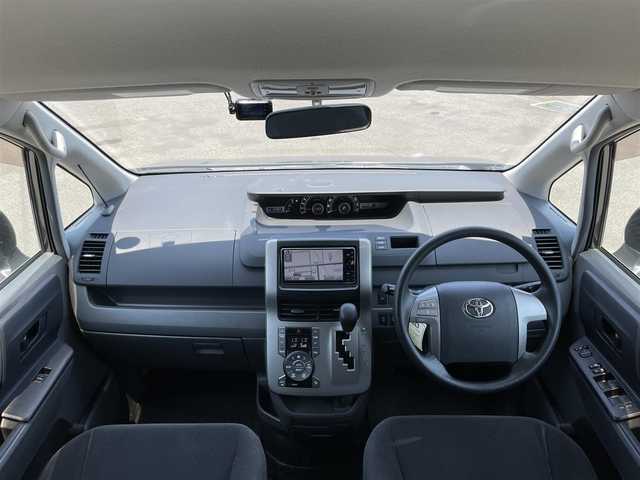 トヨタ ノア X スマートエディション 道央・札幌 2009(平21)年 14.4万km グレーメタリック ４WD/寒冷地仕様/純正ディーラーOPナビ/CD/DVD/SD/ワンセグ/横滑り防止装置/バックカメラ/ビルトインETC/ドライブレコーダー/センターデフロック/ワイパーデアイサー/両側パワースライドドア/ステアリングリモコン/プッシュスタート/スマートキー/HIDヘッドライト/オートライト/電動格納ミラー/ウィンカーミラー/純正フロアマット/ドアバイザー/スペアキー/純正エンジンスターター