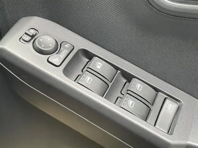 ダイハツ タフト G クロムベンチャー 愛媛県 2022(令4)年 0.8万km フォレストカーキメタリック ガラスルーフ/スマートアシスト/衝突被害軽減ブレーキ/レーンキープアシスト/ふらつき警報/コーナーセンサー/純正9インチナビ【NSZN-Y71DS】/　CD/DVD/Bluetooth/ワンセグ/全周囲/バックカメラ/前方ドライブレコーダー/ETC/前席シートヒーター/電子パーキングブレーキ/革巻きステアリング/ステアリングスイッチ/オートライト/LEDヘッドライト/電動格納ミラー/アームレスト(収納付)/フロアマット