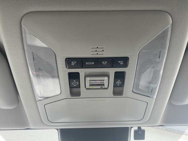 トヨタ ＲＡＶ４ アドベンチャー 福岡県 2020(令2)年 4.5万km アッシュグレーメタリック/アーバンカーキ ワンオーナー/純正ナビ（Bluetooth・全周囲カメラ）/ブラインドスポットモニター/サンルーフ/ステアリングヒーター/ルーフレール/エアシート（運転席・助手席）/ビルトインETC/レーダークルーズコントロール/クリランスソナー/コーナーセンサー/MTモード付AT/純正フロアマット/純正アルミホイール/スペアキー/スマートキー/横滑り防止装置/レーンキープアシスト/衝突被害軽減システム/カーテンエアバック/取扱説明書/保証書