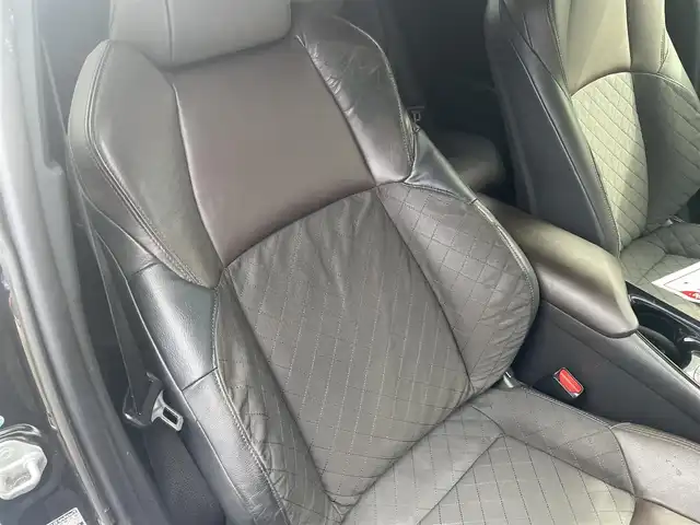 トヨタ Ｃ－ＨＲ G 愛知県 2017(平29)年 3.2万km ブラックマイカ 純正９インチナビ　/（AM/FM/CD・DVD再生/フルセグTV/SD/Bluetooth)/トヨタセーフティセンス　/　　-プリクラッシュセーフティ/　　-レーダークルーズコントロール　/　　-レーントレーニングアシスト/　　-オートマチックハイビーム/　　-ロードサインアシスト/シートヒーター　/ブラインドスポットモニター　/ＬＥＤヘッドライト　/ＬＥＤフォグランプ/ビルトインＥＴＣ　/バックカメラ　/純正フロアマット　/アクセサリーソケット/プッシュスタート/　　-スマートキー