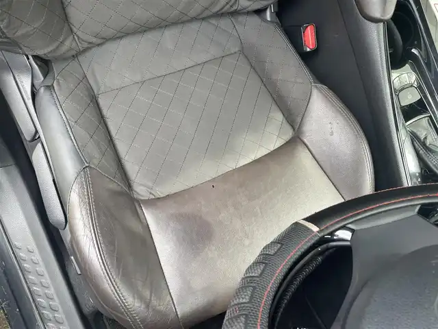 トヨタ Ｃ－ＨＲ G 愛知県 2017(平29)年 3.2万km ブラックマイカ 純正９インチナビ　/（AM/FM/CD・DVD再生/フルセグTV/SD/Bluetooth)/トヨタセーフティセンス　/　　-プリクラッシュセーフティ/　　-レーダークルーズコントロール　/　　-レーントレーニングアシスト/　　-オートマチックハイビーム/　　-ロードサインアシスト/シートヒーター　/ブラインドスポットモニター　/ＬＥＤヘッドライト　/ＬＥＤフォグランプ/ビルトインＥＴＣ　/バックカメラ　/純正フロアマット　/アクセサリーソケット/プッシュスタート/　　-スマートキー