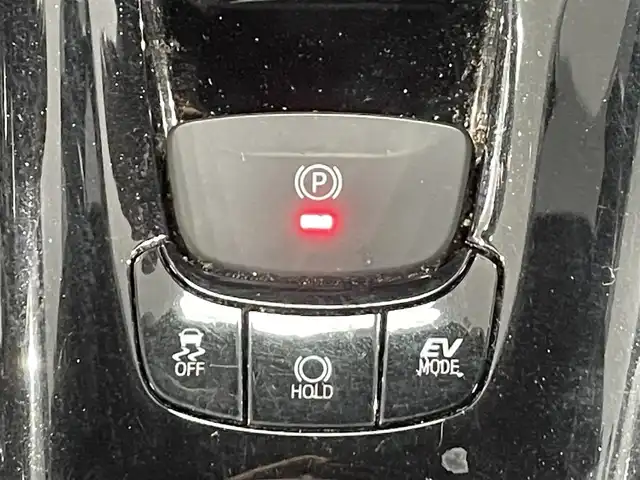 トヨタ Ｃ－ＨＲ G 愛知県 2017(平29)年 3.2万km ブラックマイカ 純正９インチナビ　/（AM/FM/CD・DVD再生/フルセグTV/SD/Bluetooth)/トヨタセーフティセンス　/　　-プリクラッシュセーフティ/　　-レーダークルーズコントロール　/　　-レーントレーニングアシスト/　　-オートマチックハイビーム/　　-ロードサインアシスト/シートヒーター　/ブラインドスポットモニター　/ＬＥＤヘッドライト　/ＬＥＤフォグランプ/ビルトインＥＴＣ　/バックカメラ　/純正フロアマット　/アクセサリーソケット/プッシュスタート/　　-スマートキー