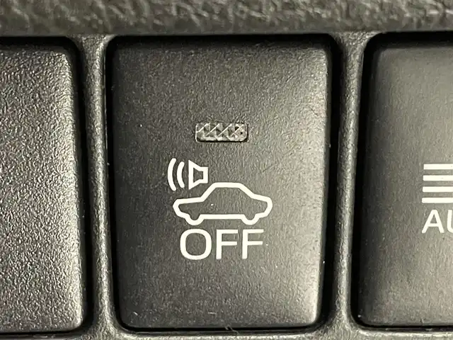 トヨタ Ｃ－ＨＲ G 愛知県 2017(平29)年 3.2万km ブラックマイカ 純正９インチナビ　/（AM/FM/CD・DVD再生/フルセグTV/SD/Bluetooth)/トヨタセーフティセンス　/　　-プリクラッシュセーフティ/　　-レーダークルーズコントロール　/　　-レーントレーニングアシスト/　　-オートマチックハイビーム/　　-ロードサインアシスト/シートヒーター　/ブラインドスポットモニター　/ＬＥＤヘッドライト　/ＬＥＤフォグランプ/ビルトインＥＴＣ　/バックカメラ　/純正フロアマット　/アクセサリーソケット/プッシュスタート/　　-スマートキー