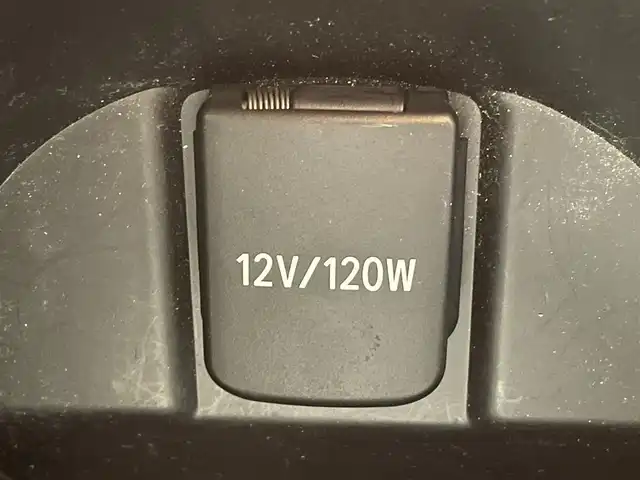 トヨタ Ｃ－ＨＲ G 愛知県 2017(平29)年 3.2万km ブラックマイカ 純正９インチナビ　/（AM/FM/CD・DVD再生/フルセグTV/SD/Bluetooth)/トヨタセーフティセンス　/　　-プリクラッシュセーフティ/　　-レーダークルーズコントロール　/　　-レーントレーニングアシスト/　　-オートマチックハイビーム/　　-ロードサインアシスト/シートヒーター　/ブラインドスポットモニター　/ＬＥＤヘッドライト　/ＬＥＤフォグランプ/ビルトインＥＴＣ　/バックカメラ　/純正フロアマット　/アクセサリーソケット/プッシュスタート/　　-スマートキー