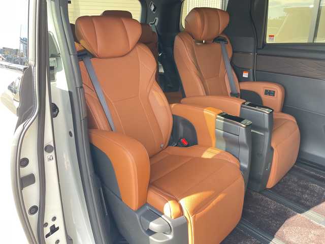 トヨタ ヴェルファイア Z プレミア 愛知県 2025(令7)年 0.2万km プラチナホワイトパールマイカ トヨタセーフティセンス/トヨタチームメイト/純正14型ディスプレイオーディオナビ/フリップダウンモニター/三眼LEDヘッドライト/全方位カメラ/両側パワースライドドア/本革レザー/レーダークルーズコントロール/シートヒーター/エアシート/バックカメラ/電動リアゲート/パワーシート/ヘッドアップディスプレイ/コーナーセンサー/純正アルミホイール/ETC2.0/ブラインドスポットモニター/ステアリングヒーター/インテリジェントミラー/リアオートエアコン/オートマチックハイビーム/ワイヤレス充電機/衝突軽減システム/フルセグ/Bluetooth/ドライブレコーダー/ステアリングスイッチ/スマートキー/プッシュスタート