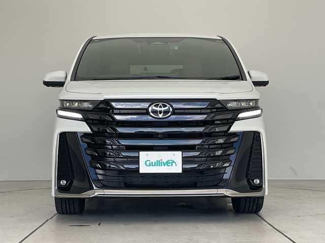 トヨタ ヴェルファイア Z プレミア 愛知県 2025(令7)年 0.2万km プラチナホワイトパールマイカ トヨタセーフティセンス/トヨタチームメイト/純正14型ディスプレイオーディオナビ/フリップダウンモニター/三眼LEDヘッドライト/全方位カメラ/両側パワースライドドア/本革レザー/レーダークルーズコントロール/シートヒーター/エアシート/バックカメラ/電動リアゲート/パワーシート/ヘッドアップディスプレイ/コーナーセンサー/純正アルミホイール/ETC2.0/ブラインドスポットモニター/ステアリングヒーター/インテリジェントミラー/リアオートエアコン/オートマチックハイビーム/ワイヤレス充電機/衝突軽減システム/フルセグ/Bluetooth/ドライブレコーダー/ステアリングスイッチ/スマートキー/プッシュスタート