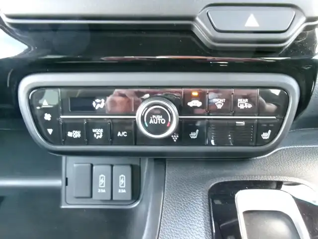 ホンダ Ｎ ＢＯＸ カスタム L ターボ 群馬県 2021(令3)年 4.4万km プラチナホワイトパール 4WDターボ/ホンダセンシング/社外メモリーナビ・フルセグTV/　・BT・DVD(CN-RE07D)/バックモニター/360°ドラレコ(DRV-CW560)/社外ETC/ハーフレザーシート/前席シートヒーター/両側パワースライドドア/シートバックテーブル/スマートキー×2＆プッシュスタート/保証書＆取説