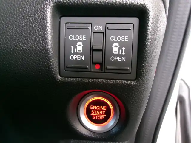 ホンダ Ｎ ＢＯＸ カスタム L ターボ 群馬県 2021(令3)年 4.4万km プラチナホワイトパール 4WDターボ/ホンダセンシング/社外メモリーナビ・フルセグTV/　・BT・DVD(CN-RE07D)/バックモニター/360°ドラレコ(DRV-CW560)/社外ETC/ハーフレザーシート/前席シートヒーター/両側パワースライドドア/シートバックテーブル/スマートキー×2＆プッシュスタート/保証書＆取説