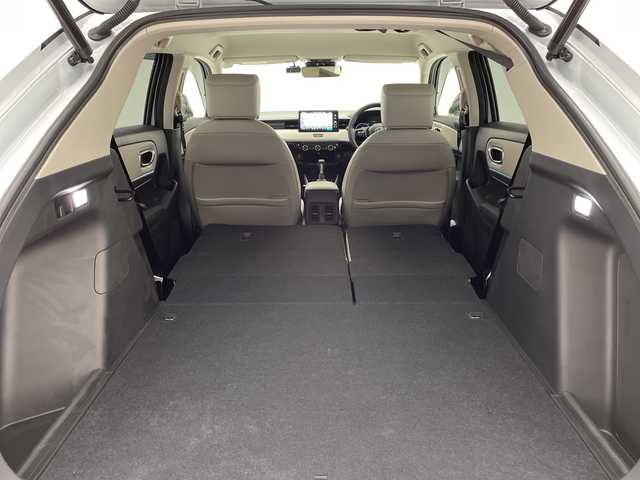 ホンダ ヴェゼル ハイブリッド e:HEV Z PLaYパッケージ 愛知県 2025(令7)年 0.1万km プレミアムサンライトホワイトパール ホンダセンシング/純正9型ディスプレイオーディオナビ/レーダークルーズコントロール/シートヒーター/バックカメラ/電動リアゲート/コーナーセンサー/純正アルミホイール/ETC2.0/ブラインドスポットモニター/LEDヘッドライト/ステアリングヒーター/オートマチックハイビーム/ワイヤレス充電機/ドライブレコーダー/衝突軽減システム/フルセグ/Bluetooth/ステアリングスイッチ/スマートキー/プッシュスタート