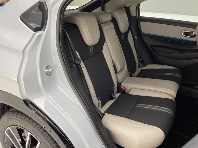 ホンダ ヴェゼル ハイブリッド e:HEV Z PLaYパッケージ 愛知県 2025(令7)年 0.1万km プレミアムサンライトホワイトパール ホンダセンシング/純正9型ディスプレイオーディオナビ/レーダークルーズコントロール/シートヒーター/バックカメラ/電動リアゲート/コーナーセンサー/純正アルミホイール/ETC2.0/ブラインドスポットモニター/LEDヘッドライト/ステアリングヒーター/オートマチックハイビーム/ワイヤレス充電機/ドライブレコーダー/衝突軽減システム/フルセグ/Bluetooth/ステアリングスイッチ/スマートキー/プッシュスタート