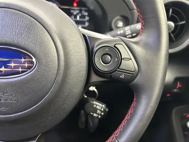 スバル ＢＲＺ S 千葉県 2023(令5)年 1.8万km クリスタルホワイトP 禁煙車/スバルリヤビークルディテクション/ステアリング連動ヘッドランプ/社外９インチメモリナビ/・型番：MDV-M908HDL/・CD/DVD/Bluetooth/フルセグTV/・ETC２.０/革巻きステアリング/・ステアリングスイッチ/ハーフレザーシート/・DNシートヒーター/社外フロアマット/純正１８インチAW/オートライト/・LEDヘッドライト/電動格納ミラー