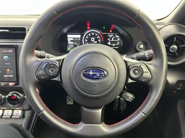 スバル ＢＲＺ S 千葉県 2023(令5)年 1.8万km クリスタルホワイトP 禁煙車/スバルリヤビークルディテクション/ステアリング連動ヘッドランプ/社外９インチメモリナビ/・型番：MDV-M908HDL/・CD/DVD/Bluetooth/フルセグTV/・ETC２.０/革巻きステアリング/・ステアリングスイッチ/ハーフレザーシート/・DNシートヒーター/社外フロアマット/純正１８インチAW/オートライト/・LEDヘッドライト/電動格納ミラー