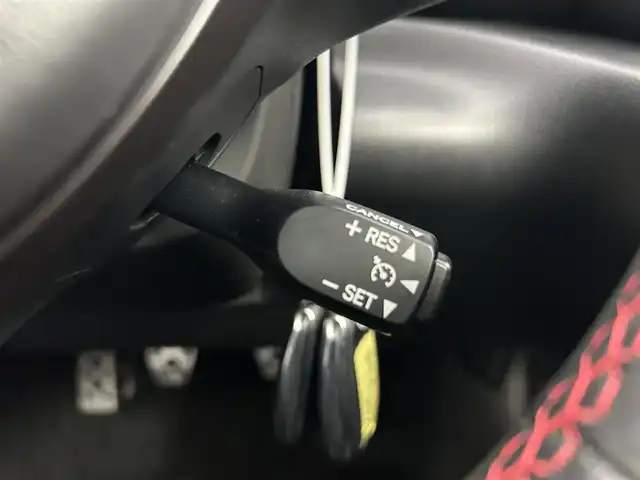 スバル ＢＲＺ S 千葉県 2023(令5)年 1.8万km クリスタルホワイトP 禁煙車/スバルリヤビークルディテクション/ステアリング連動ヘッドランプ/社外９インチメモリナビ/・型番：MDV-M908HDL/・CD/DVD/Bluetooth/フルセグTV/・ETC２.０/革巻きステアリング/・ステアリングスイッチ/ハーフレザーシート/・DNシートヒーター/社外フロアマット/純正１８インチAW/オートライト/・LEDヘッドライト/電動格納ミラー