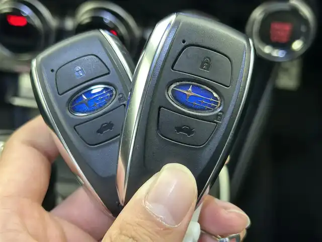 スバル ＢＲＺ S 千葉県 2023(令5)年 1.8万km クリスタルホワイトP 禁煙車/スバルリヤビークルディテクション/ステアリング連動ヘッドランプ/社外９インチメモリナビ/・型番：MDV-M908HDL/・CD/DVD/Bluetooth/フルセグTV/・ETC２.０/革巻きステアリング/・ステアリングスイッチ/ハーフレザーシート/・DNシートヒーター/社外フロアマット/純正１８インチAW/オートライト/・LEDヘッドライト/電動格納ミラー