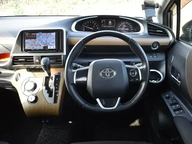 トヨタ シエンタ G クエロ 福岡県 2020(令2)年 3.3万km ブラックマイカ 社外ナビ【AVN-D10】/　CD/DVD/フルセグTV/BTオーディオ/バックカメラ/スマートキー/プッシュスタート/両側パワースライドドア/ハーフレザーシート/オートライト/トヨタセーフティセンス/　・PCS（プリクラッシュセーフティ）/　・LDA（レーンディパーチャーアラート）/　・オートマチックハイビーム/　・先行車発進告知機能/ETC/純正LEDヘッドライト/電動格納ミラー