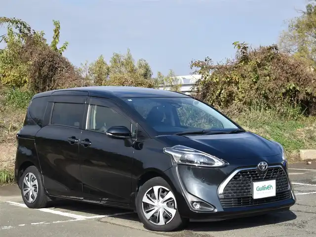 トヨタ シエンタ G クエロ 福岡県 2020(令2)年 3.3万km ブラックマイカ 社外ナビ【AVN-D10】/　CD/DVD/フルセグTV/BTオーディオ/バックカメラ/スマートキー/プッシュスタート/両側パワースライドドア/ハーフレザーシート/オートライト/トヨタセーフティセンス/　・PCS（プリクラッシュセーフティ）/　・LDA（レーンディパーチャーアラート）/　・オートマチックハイビーム/　・先行車発進告知機能/ETC/純正LEDヘッドライト/電動格納ミラー