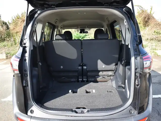 トヨタ シエンタ G クエロ 福岡県 2020(令2)年 3.3万km ブラックマイカ 社外ナビ【AVN-D10】/　CD/DVD/フルセグTV/BTオーディオ/バックカメラ/スマートキー/プッシュスタート/両側パワースライドドア/ハーフレザーシート/オートライト/トヨタセーフティセンス/　・PCS（プリクラッシュセーフティ）/　・LDA（レーンディパーチャーアラート）/　・オートマチックハイビーム/　・先行車発進告知機能/ETC/純正LEDヘッドライト/電動格納ミラー