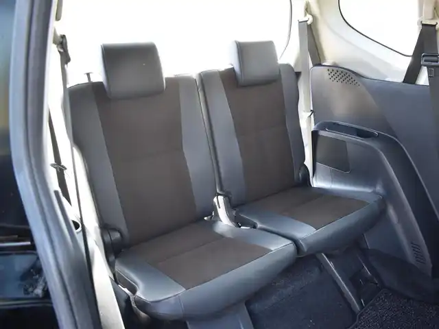 トヨタ シエンタ G クエロ 福岡県 2020(令2)年 3.3万km ブラックマイカ 社外ナビ【AVN-D10】/　CD/DVD/フルセグTV/BTオーディオ/バックカメラ/スマートキー/プッシュスタート/両側パワースライドドア/ハーフレザーシート/オートライト/トヨタセーフティセンス/　・PCS（プリクラッシュセーフティ）/　・LDA（レーンディパーチャーアラート）/　・オートマチックハイビーム/　・先行車発進告知機能/ETC/純正LEDヘッドライト/電動格納ミラー