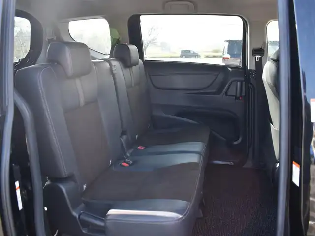 トヨタ シエンタ G クエロ 福岡県 2020(令2)年 3.3万km ブラックマイカ 社外ナビ【AVN-D10】/　CD/DVD/フルセグTV/BTオーディオ/バックカメラ/スマートキー/プッシュスタート/両側パワースライドドア/ハーフレザーシート/オートライト/トヨタセーフティセンス/　・PCS（プリクラッシュセーフティ）/　・LDA（レーンディパーチャーアラート）/　・オートマチックハイビーム/　・先行車発進告知機能/ETC/純正LEDヘッドライト/電動格納ミラー