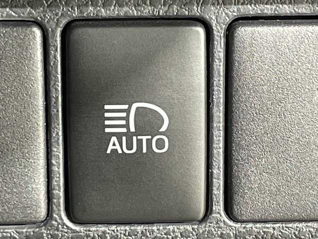 トヨタ ハリアー プレミアム 神奈川県 2017(平29)年 5.9万km スパークリングブラックパールクリスタルシャイン トヨタセーフティセンス/純正7型ナビ【NSZT-W66T】/・BT/フルセグTV/SD/CD/DVD/USB/バックカメラ/パワーバックドア/MTモード/アイドリングストップ機能/スマートキー/プッシュスタートボタン/革巻きステアリング/ステアリングスイッチ/クルーズコントロール/Autoライト/ビルトインETC/前後ドライブレコーダー/ハーフレザーシート/パワーシート(D)/自動防眩ミラー/モデリスタ(F/S/R)/LEDヘッドライト/フォグ/電動格納ミラー/ウィンカーミラー/純正フロアマット/純正18インチアルミホイール/純正ドアバイザー