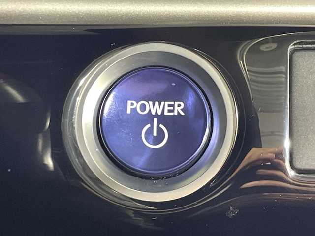 トヨタ ハリアー プレミアム 神奈川県 2017(平29)年 5.9万km スパークリングブラックパールクリスタルシャイン トヨタセーフティセンス/純正7型ナビ【NSZT-W66T】/・BT/フルセグTV/SD/CD/DVD/USB/バックカメラ/パワーバックドア/MTモード/アイドリングストップ機能/スマートキー/プッシュスタートボタン/革巻きステアリング/ステアリングスイッチ/クルーズコントロール/Autoライト/ビルトインETC/前後ドライブレコーダー/ハーフレザーシート/パワーシート(D)/自動防眩ミラー/モデリスタ(F/S/R)/LEDヘッドライト/フォグ/電動格納ミラー/ウィンカーミラー/純正フロアマット/純正18インチアルミホイール/純正ドアバイザー